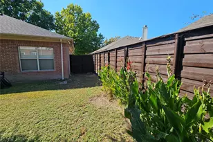 4508 Champion Hill Dr, Grand Prairie, TX 75052 - Photo 11