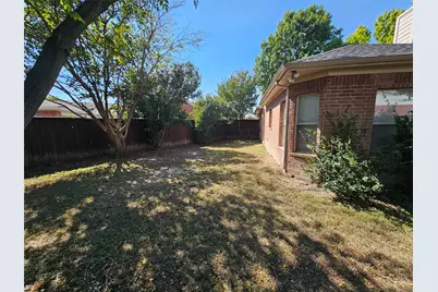 4508 Champion Hill Drive, Grand Prairie, TX 75052 - Photo 7