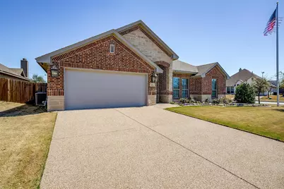 6829 Canyon Rock, Benbrook, TX 76126 - Photo 1