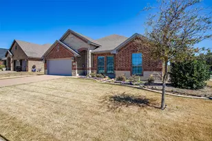 6829 Canyon Rock, Benbrook, TX 76126 - Photo 3