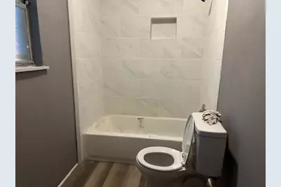 101 N Walnut Street, Lacy Lakeview, TX 76705 - Photo 9