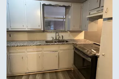 101 N Walnut Street, Lacy Lakeview, TX 76705 - Photo 7