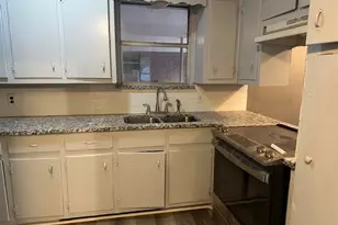 101 N Walnut St, Lacy Lakeview, TX 76705 - Photo 7