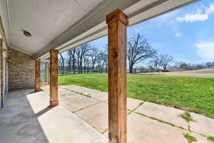 205 W San Chez Dr, Gainesville, TX 76240 - Photo 27