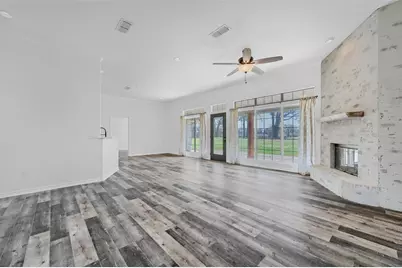 205 W San Chez Drive, Gainesville, TX 76240 - Photo 9