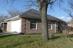 606 W Mulberry St, Decatur, TX 76234 - Photo 1