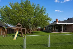 606 W Mulberry St, Decatur, TX 76234 - Photo 17