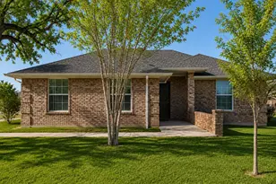 606 W Mulberry St, Decatur, TX 76234 - Photo 1
