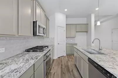 817 Alderwood Drive, Red Oak, TX 75154 - Photo 5