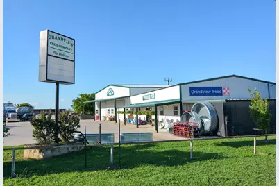 201 S McDuff Street, Grandview, TX 76050 - Photo 3