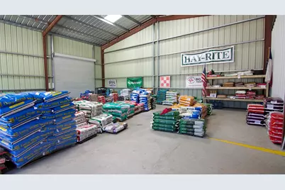 201 S McDuff Street, Grandview, TX 76050 - Photo 23