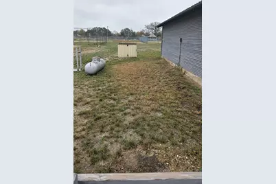 4 W Sherman Street, Mullin, TX 76864 - Photo 9