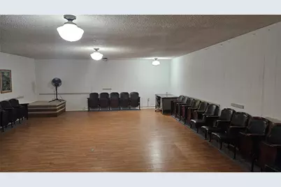 4 W Sherman Street, Mullin, TX 76864 - Photo 3