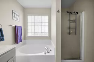 313 Angela Dr, Burleson, TX 76028 - Photo 13