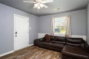2106 N Alexander St, Sherman, TX 75092 - Photo 5