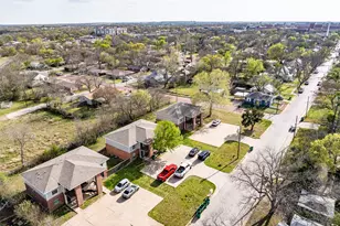 852 W Vanderbilt, Stephenville, TX 76401 - Photo 3