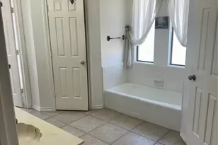 901 Freestone Ct, Arlington, TX 76017 - Photo 13