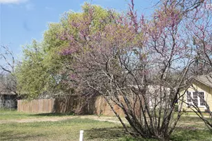 307 NE 5th St, Hubbard, TX 76648 - Photo 33