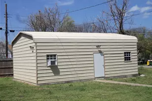 307 NE 5th St, Hubbard, TX 76648 - Photo 7