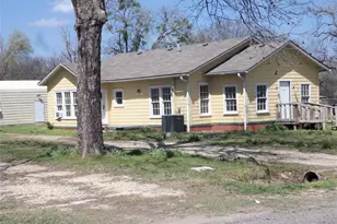 307 NE 5th St, Hubbard, TX 76648 - Photo 9