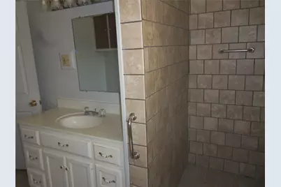 307 NE 5th Street, Hubbard, TX 76648 - Photo 17