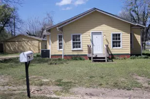 307 NE 5th St, Hubbard, TX 76648 - Photo 1