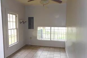 307 NE 5th St, Hubbard, TX 76648 - Photo 37