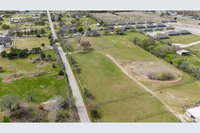 924 Fox Lane Road, Azle, TX 76020 - Photo 9