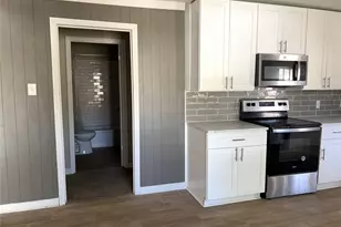 302 McDougal Ave, San Antonio, TX 78223 - Photo 5