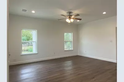 123 E 13th Avenue, Corsicana, TX 75110 - Photo 7