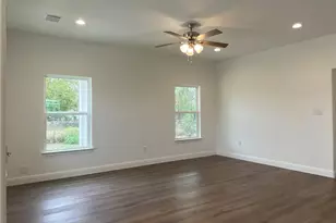 123 E 13th Ave, Corsicana, TX 75110 - Photo 7