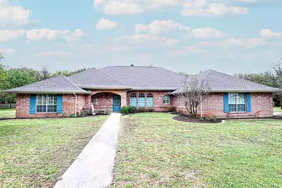 813 Woodland Trail N, Bowie, TX 76230 - Photo 1