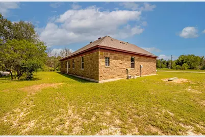 3024 Red Oak Drive, Granbury, TX 76048 - Photo 7