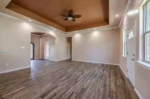 3024 Red Oak Dr, Granbury, TX 76048 - Photo 9