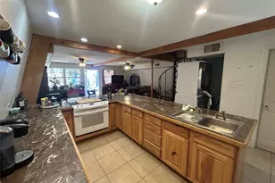 1015 Comanche Cove Dr, Granbury, TX 76048 - Photo 15