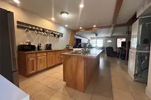 1015 Comanche Cove Dr, Granbury, TX 76048 - Photo 13