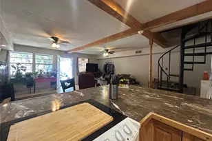 1015 Comanche Cove Dr, Granbury, TX 76048 - Photo 17