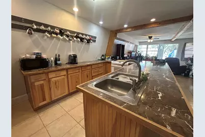 1015 Comanche Cove Drive, Granbury, TX 76048 - Photo 17