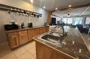 1015 Comanche Cove Dr, Granbury, TX 76048 - Photo 17