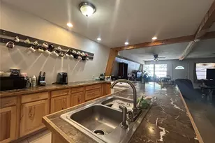 1015 Comanche Cove Dr, Granbury, TX 76048 - Photo 15