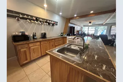 1015 Comanche Cove Drive, Granbury, TX 76048 - Photo 17