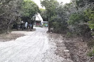 1015 Comanche Cove Dr, Granbury, TX 76048 - Photo 5