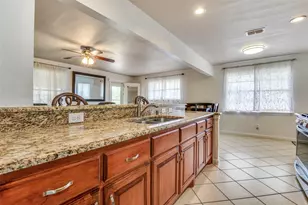 135 W Bear Creek Rd, Glenn Heights, TX 75154 - Photo 11