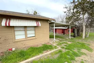2011 W 5th St, Clifton, TX 76634 - Photo 29