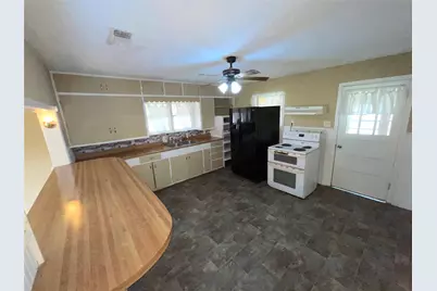 2011 W 5th Street, Clifton, TX 76634 - Photo 17