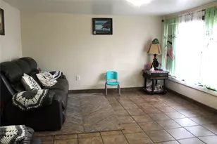 1090 N Race St, Stephenville, TX 76401 - Photo 5