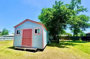 308 Hallvale Dr, White Settlement, TX 76108 - Photo 19