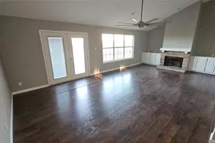 746 Haven Ln, Fort Worth, TX 76112 - Photo 9