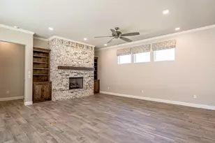 2407 Vineyard Dr, Granbury, TX 76048 - Photo 11