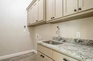 2407 Vineyard Dr, Granbury, TX 76048 - Photo 13